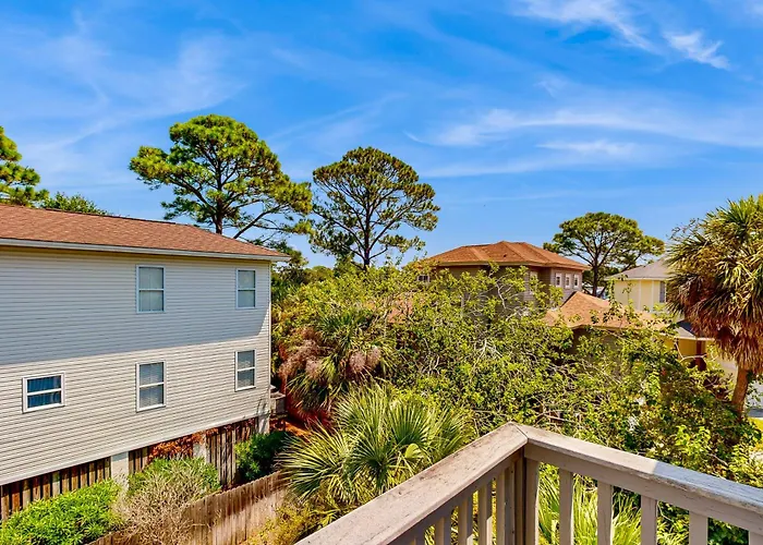 Quiet Beach Home On Cul-De-Sac With Screened Porch, Grill & Game Room